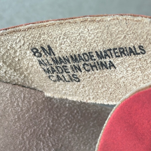 Cliffs by White Mountain. Woman’s Sandel size 8M Coral color / buckle closure - Picture 8 of 11